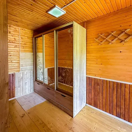 дерево роду *