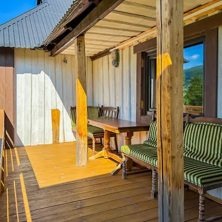 дерево роду *