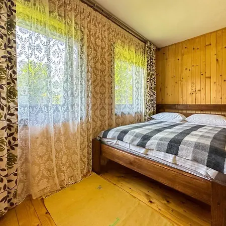 дерево роду *