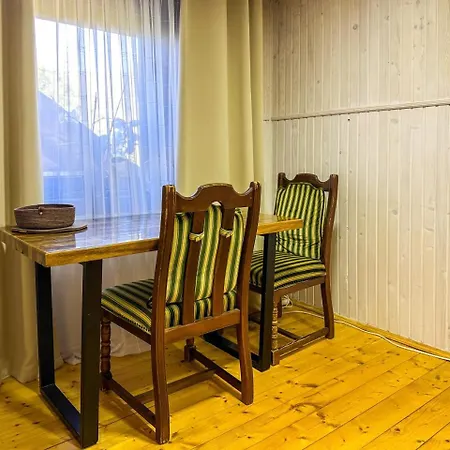 Appartement дерево роду Verkhovyna